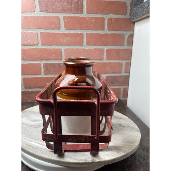 Vintage Farmhouse Stoneware Creamer Set 2 Mini Milk Jugs & Red Metal Caddy - Picture 8 of 10